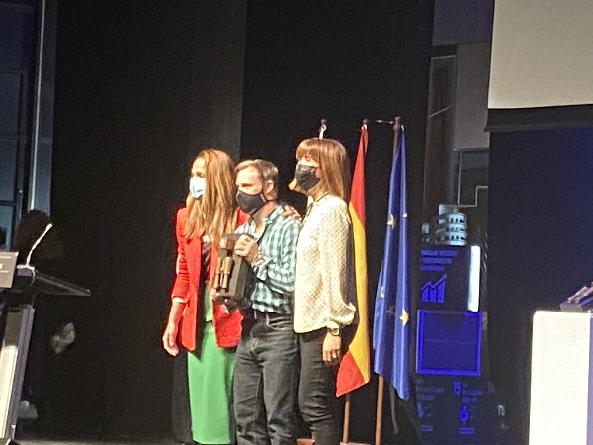 janaveros's tweet photo. Enhorabuena a las iniciativas ganadoras del #PremiosEmprendimientoSocial de @lanoria_mlg  la cooperativa #lapolea de jóvenes de Almargen, @DadaiShop plataforma de compras accesibles y a Ynset Tech por su iniciativa de sofware educativo digital #MapiBlock https://t.co/oAMTlTeC6K