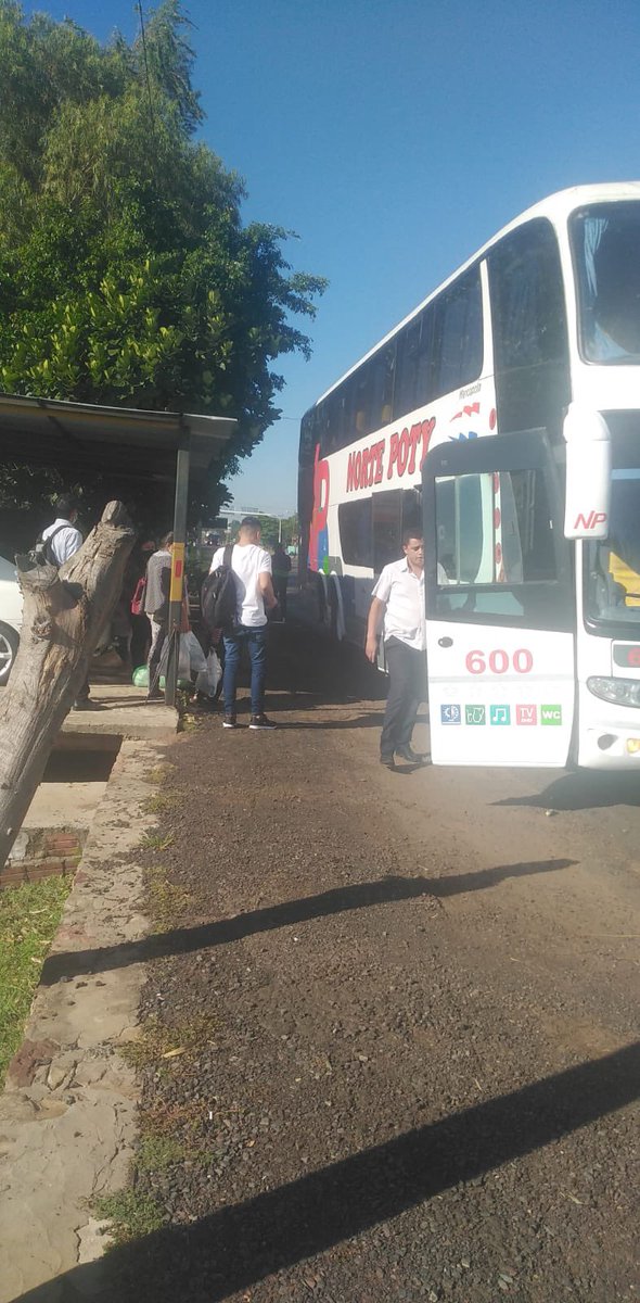 dinatranpy's tweet photo. #ControlEnRuta \ En el Puesto de Control de la Dinatran, hemos procedido a sancionar a unidad de la Empresa Norte Poty S.A., por realizar servicio de transporte de pasajeros fuero de su itinerario.

Sigue (hilo)👇🏻 https://t.co/UnCv2NZwhQ