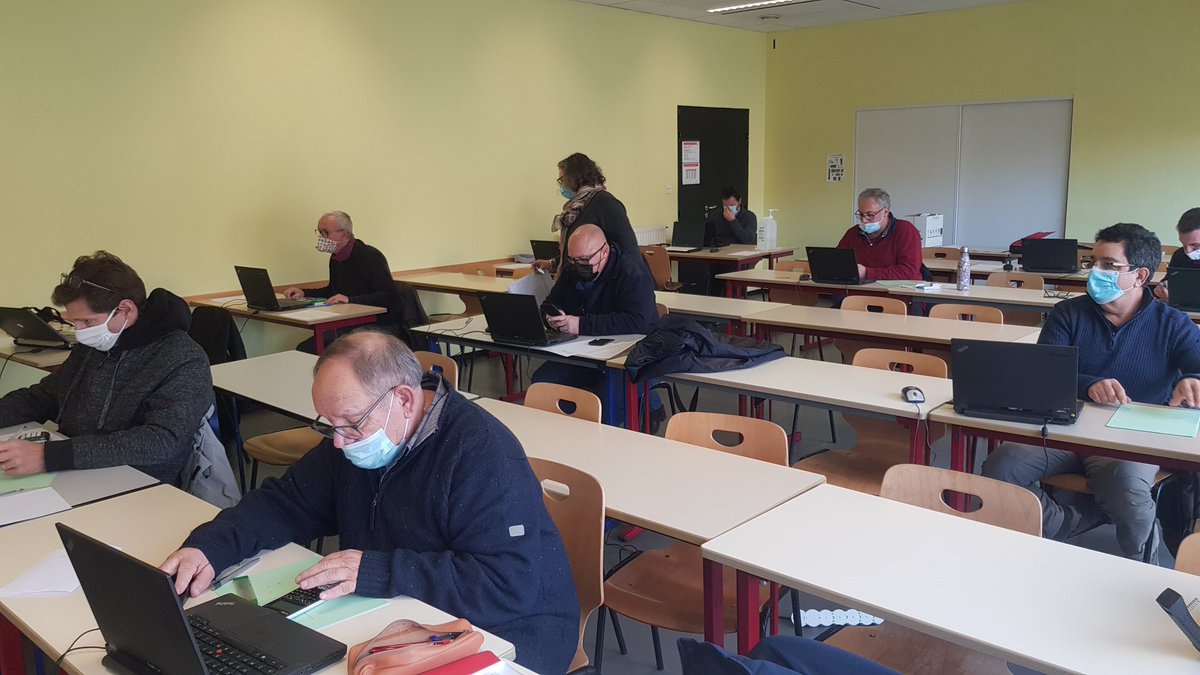 Examen #radioamateur terminé. Bilan 31 inscrits 29 presents 25 reussites dont 6 etudiants @f4kmh_ensil et un de la FST. Bravo à tous. Prochain examen au printemps. <a href="/ref_info/">REF</a> <a href="/amsatf/">Amsat-f</a> @unilim <a href="/anfr/">Agence nationale des fréquences</a>