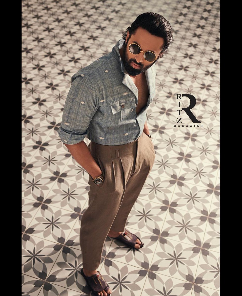 Unnimukundanmda's tweet photo. CheckMate 😎
@Iamunnimukundan ❤️
#Unnimukundan #SupermanOfKerala #unnimukundan #unniyettan #meppadiyan #actionkingunnimukundan #mollywoodsuperman #marcojr #musclealiyan #gainwithmtaaraw #gaintrick #gainwithspikes #gainwithmchina #gainwiththeepluto #gainwithxtiandela #gains https://t.co/3YnkAGm75F