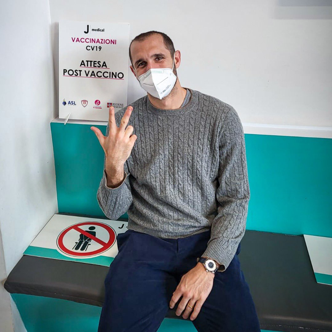 Questa mattina ho ricevuto la terza dose del vaccino anti Covid19.
Proprio grazie al vaccino e ai dispositivi di protezione personale, stiamo lottando per tornare alla normalità. 
Facciamo tutti la nostra parte, vacciniamoci per noi stessi e per tutelare le persone più fragili.