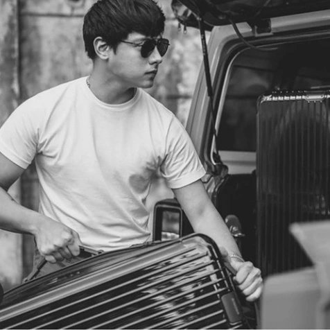 DJFPchildSmile's tweet photo. In a world full of trends, you are classic. You will never get out of style.

@imdanielpadilla 😎
@RIMOWA

(X) https://t.co/MqwGVc6Y1l