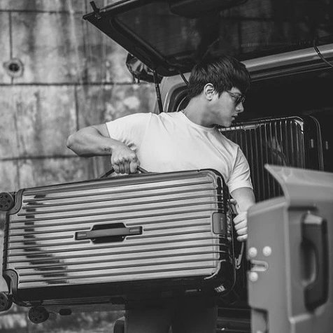 DJFPchildSmile's tweet photo. In a world full of trends, you are classic. You will never get out of style.

@imdanielpadilla 😎
@RIMOWA

(X) https://t.co/MqwGVc6Y1l