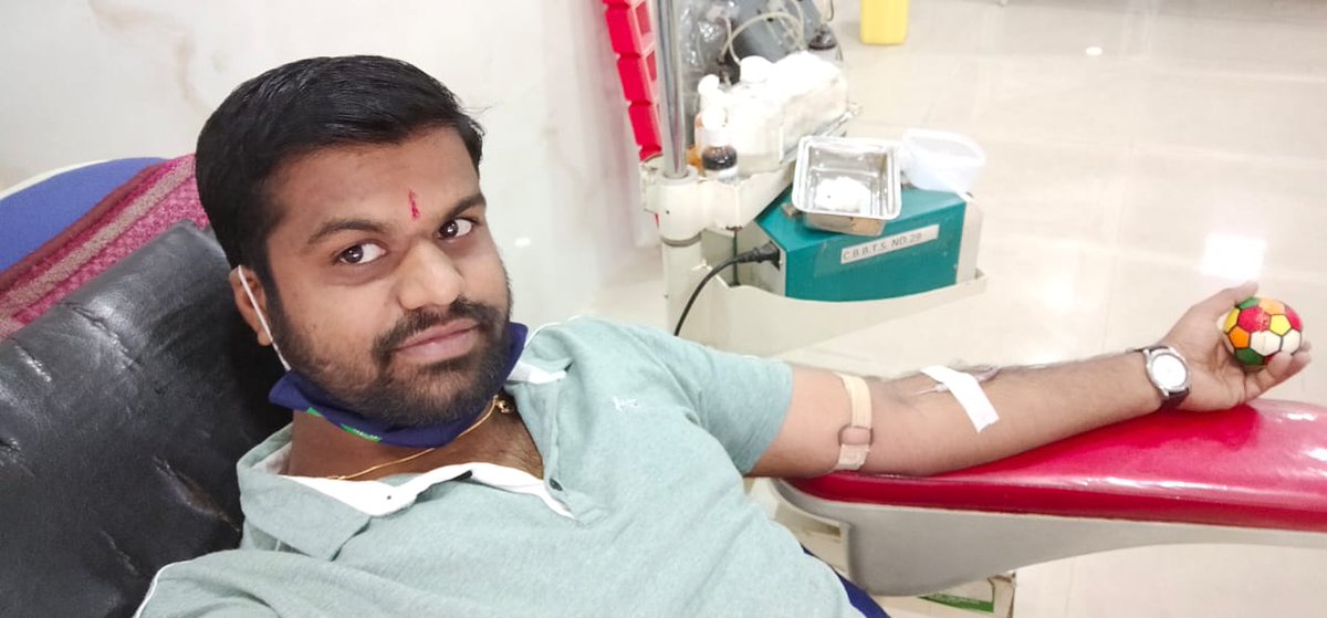 bdviveksahu's tweet photo. मौका दीजिये अपने खून को, किसी की रगों में बहने का,
ये लाजवाब तरीका है, कई जिस्मों में ज़िंदा रहने का…!!

डोनेशन नंबर 52🚩 
#cgbdf @cgblooddonor https://t.co/lyPVx4L4g4