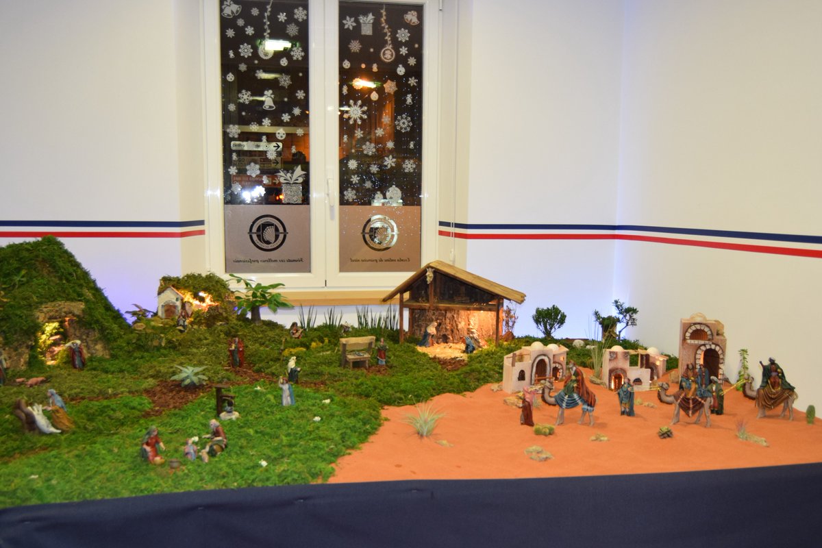 | 𝐅𝐎𝐓𝐎𝐒 | 📸🎄 Nuestras oficinas acogieron el encendido navideño, en el que se inauguró un belén especial preparado por miembros de CENTED

🤝 Numerosos representantes de instituciones acudieron a la jornada

Galería ➡️ bit.ly/3rs1CHh

#FamiliaCENTED 💙