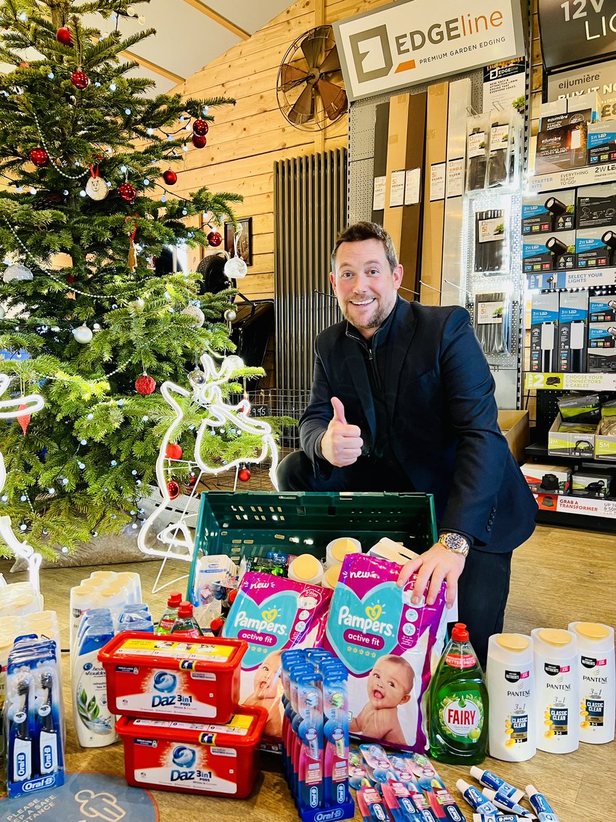 THANK YOU so much to Procter &amp; Gamble for their donation of much needed health &amp; cleaning products for Dandys.com Foodbank.
Part of <a href="/FlintshireFoodB/">Flintshire Foodbank</a> supported by Dion Dublin &amp; Adam Dandy at Dandy's Landscape Supplies. 

#foodbank @PGUK <a href="/DionDublinsDube/">Dion Dublin</a> <a href="/AdamDandy/">Adam Dandy</a>