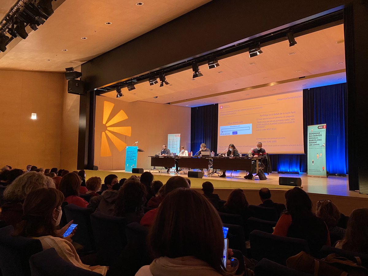 AlexGLopezPerez's tweet photo. La necesidad de recuperar los espacios para repensar los #ServiciosSociales
En Barcelona abordando grandes retos de los https://t.co/SiMHn2NXMq.
Enhorabuena x la organización y por la calidad de los debates. 
Gracias por la invitación @Soniafor 
#repensarServeisSocial https://t.co/kd27K0VPqA