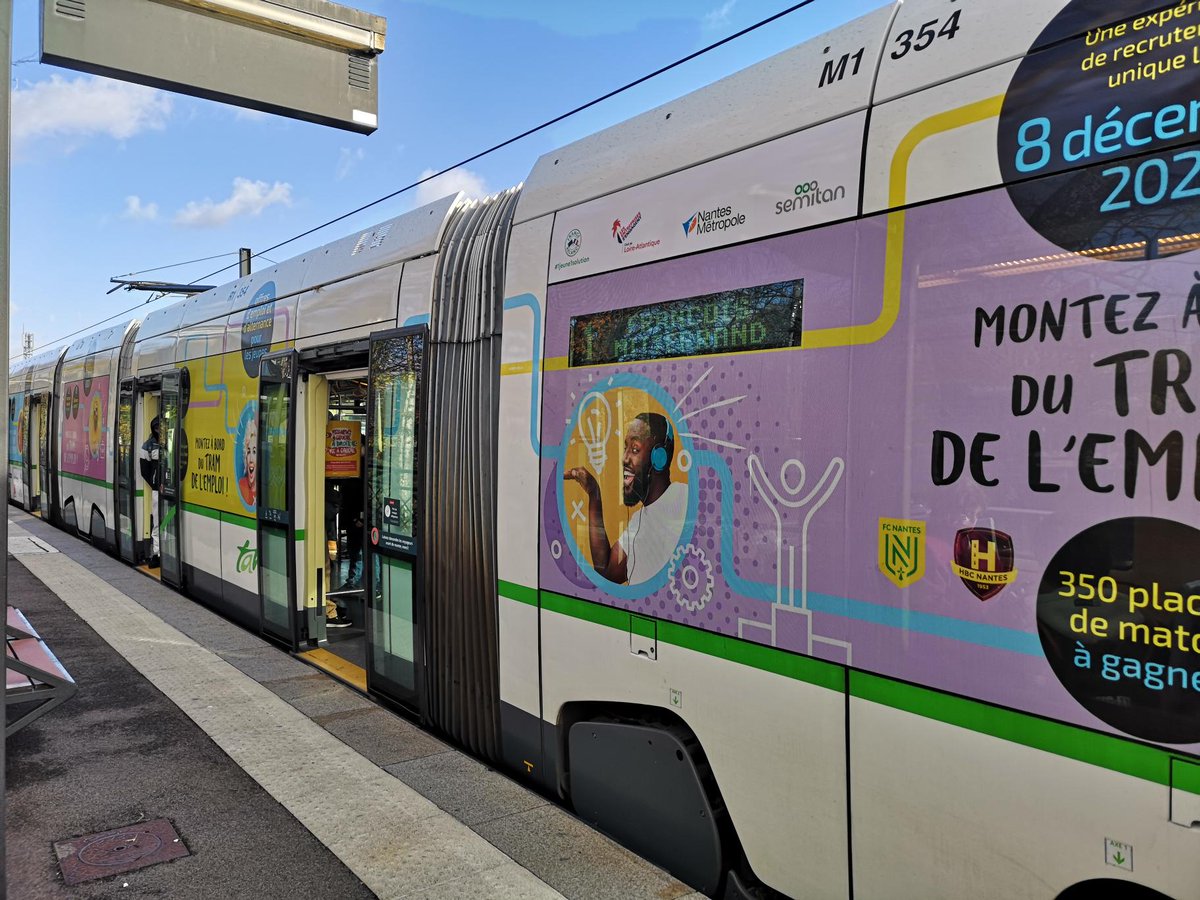 FTravail_PDL's tweet photo. #Emploi | Mercredi 8 décembre, c'est un tramway inédit qui sillonnera la ligne 1 @reseau_tan à #Nantes !  A son bord, plusieurs employeurs du bassin seront présents pour recruter. 🔎Infos et inscriptions 👉https://t.co/oXTz3nKFZ9 #1Jeune1Solution https://t.co/QVCZuh6kpr