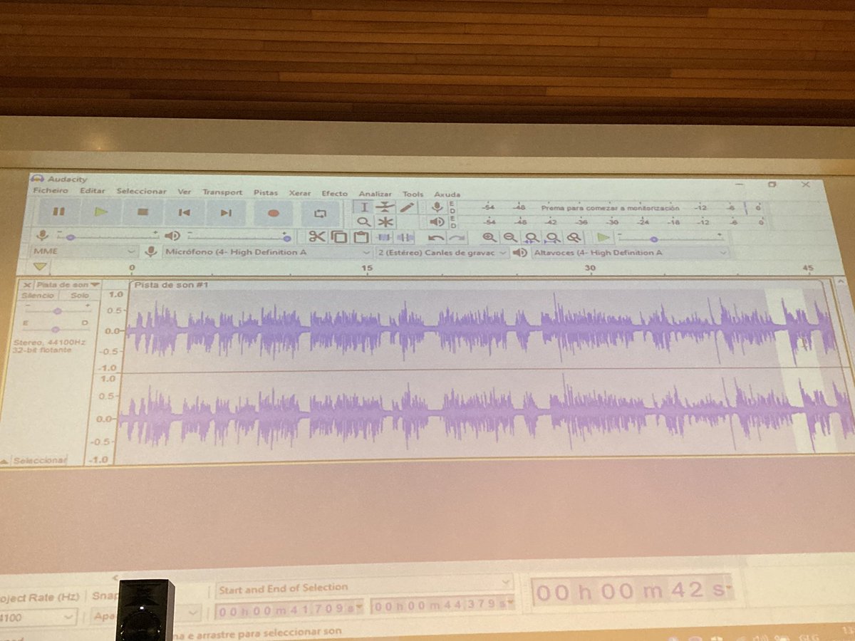 #AgoraMesmo aprendendo con #JoséMaríaBará sobre un óptimo aproveitamento da voz nas gravacións de #radio e #podcast dentro do #PFPP da <a href="/bibliotecaeoic1/">bibliotecaeoicoruna</a> @EoiCorunha #bescolaresgal  #PLAMBE #RadioNaBiblio 📻🗣📚