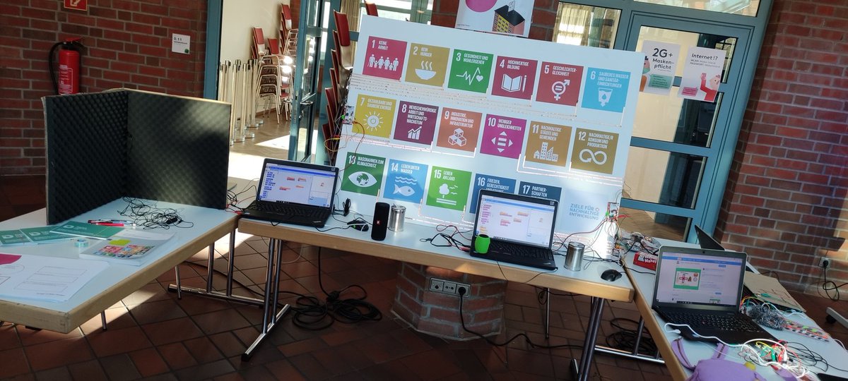 MiSHN1234's tweet photo. Die Kids waren begeistert von #MakerIsland! Die Lehrer auch! Vielen Dank an die @jungetueftler, das #buewi und das #hofalab!
Hier gibt's Ideen für euch zum Nachtüfteln:
https://t.co/ehSNuyi8N9
Und ein paar #MakerIsland Impressionen:
#twlz https://t.co/7qUXcRfPOU