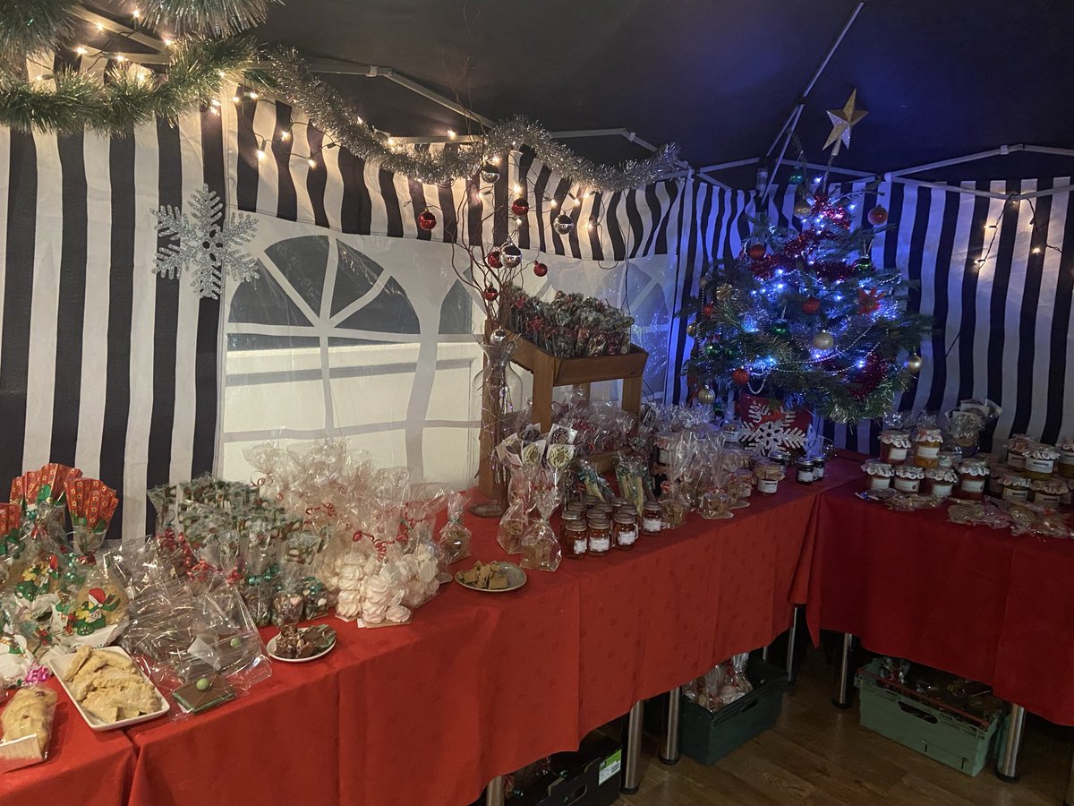 elder_jillian's tweet photo. Fantastic Christmas shop @PerthCollegeUHI today! Great effort by all involved! #talented #students #amazing #christmas #treats https://t.co/4fRlVVVYl6