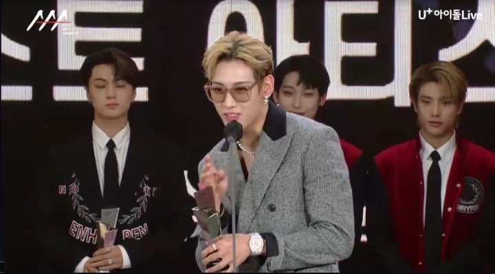 johnysuuh's tweet photo. Bambam: Olá a todos
Stray Kids: AEEEEH OOOOHHH
Bambam: Obrigado amigos, Obrigado! 
    Aaaaaaaah como eu amos eles juntos
#AAA2021 #Straykids #BamBam https://t.co/304iywzOou