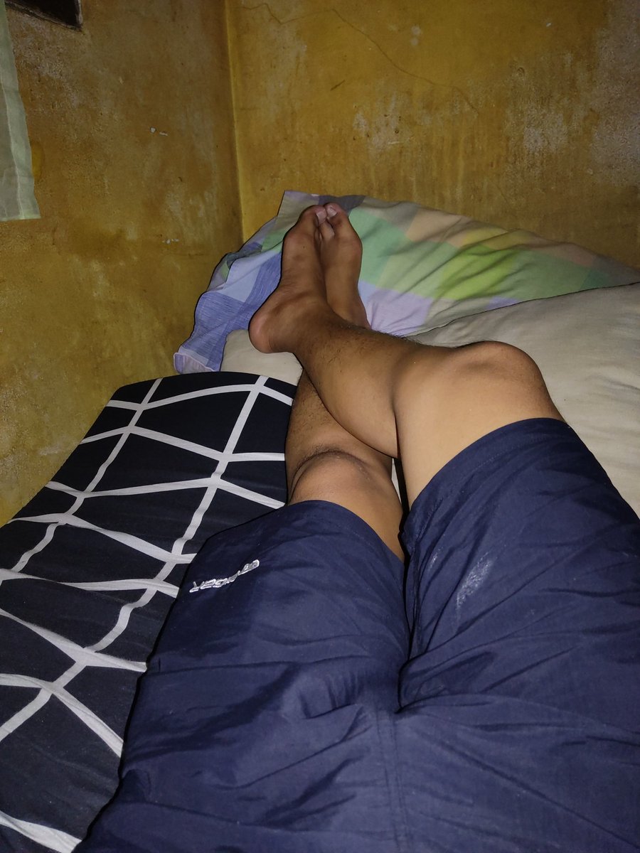 ramaolive's tweet photo. Badan ngajakin rebahan tapi otaknya masih productive bener mikirin kerjaan,, https://t.co/joFaUbSmk3