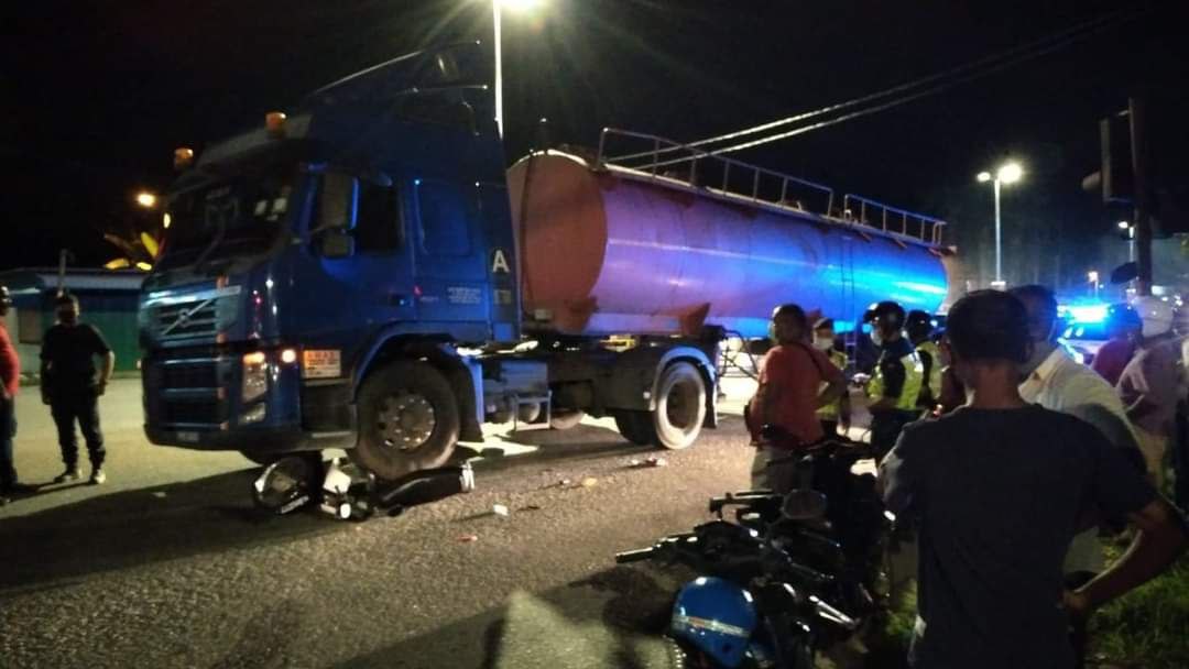 IKBMCrew_Info's tweet photo. KEDAH 
02/12/2021.

Kemalangan melibatkan motosikal dan lori dekat depan Stesen Minyak Petron lama simpang Desa Bidara, Kuala Ketil pada malam ini.Mangsa dilaporkan selamat dalam insiden tersebut. https://t.co/PQ2aL0gu54