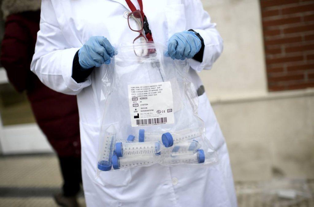 diariodeavisos's tweet photo. 🔴🔴#ÚLTIMAHORA  Estudian dos posibles casos de variante ómicron en Canarias https://t.co/rY42U8a1Rs https://t.co/s2OBaWkcGZ