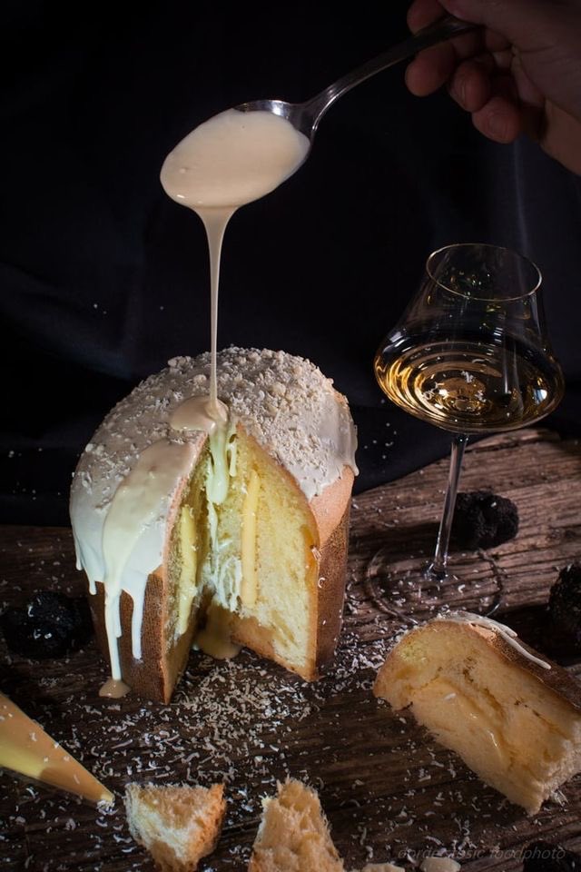ZiganteTartufi's tweet photo. Handmade Zigante panettone filled with white choco truffle cream will satisfy even the most demanding ones. Available at Zigante specialized stores or online: https://t.co/l8VL5HDsaS https://t.co/F6LDNsRpHk