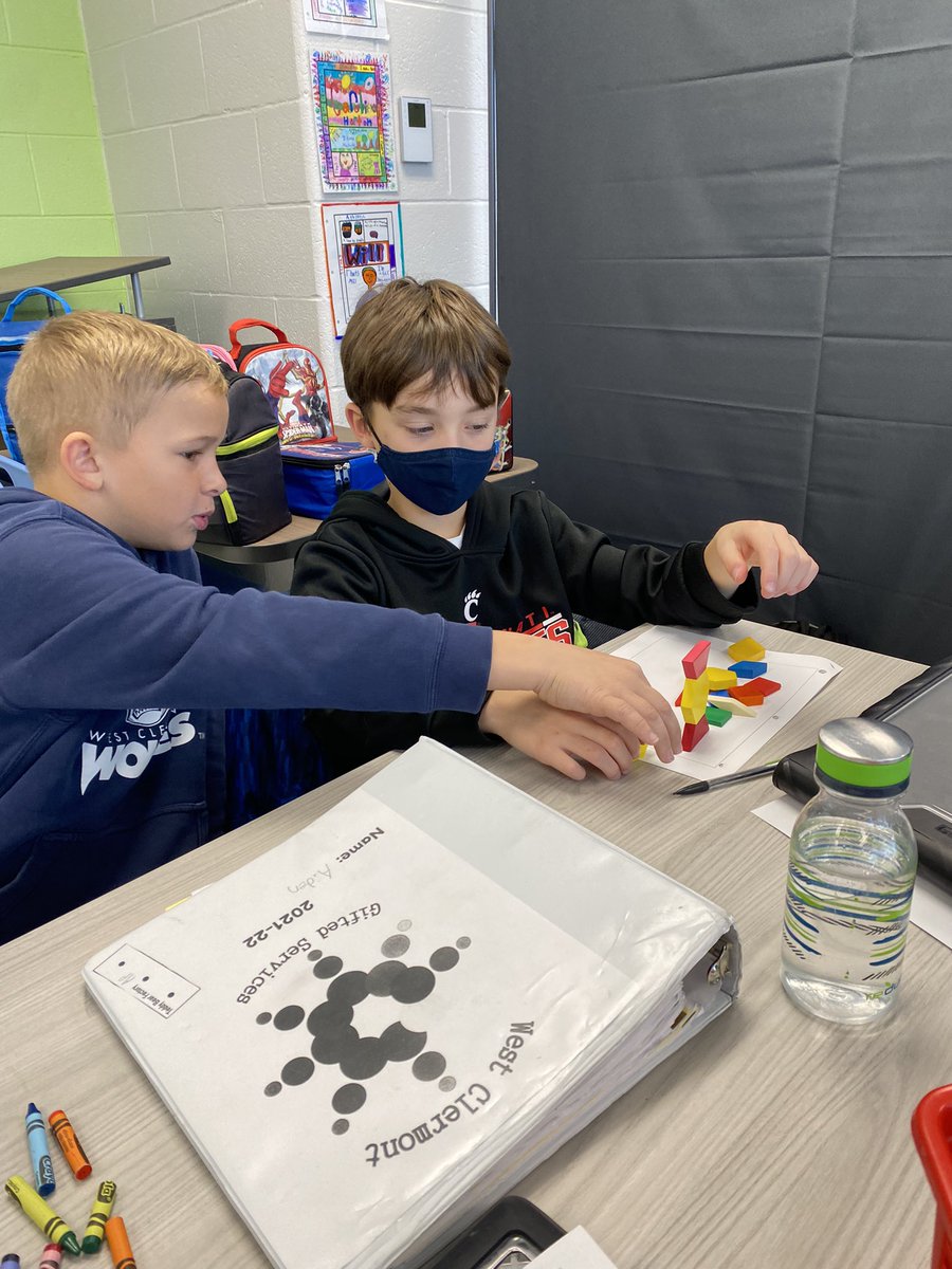 kunkelteaches's tweet photo. Pulling out learning of the elements of design, geometry and creativity together today! Ss did an amazing job of combining convergent &amp; divergent thinking! @WestClerGifted #wcgifted @WillowvilleAp https://t.co/XpH1BslG2E