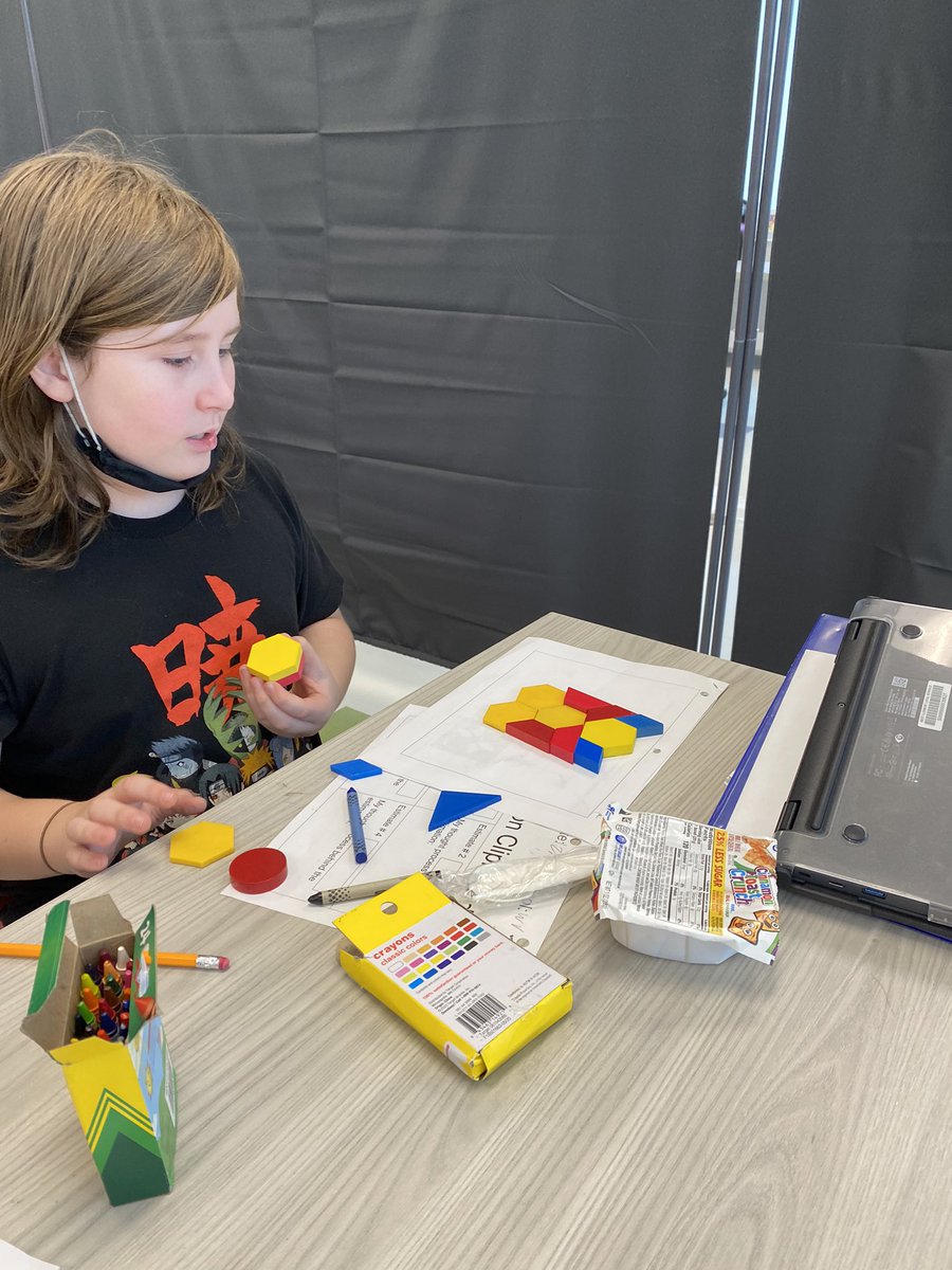 kunkelteaches's tweet photo. Pulling out learning of the elements of design, geometry and creativity together today! Ss did an amazing job of combining convergent &amp; divergent thinking! @WestClerGifted #wcgifted @WillowvilleAp https://t.co/XpH1BslG2E