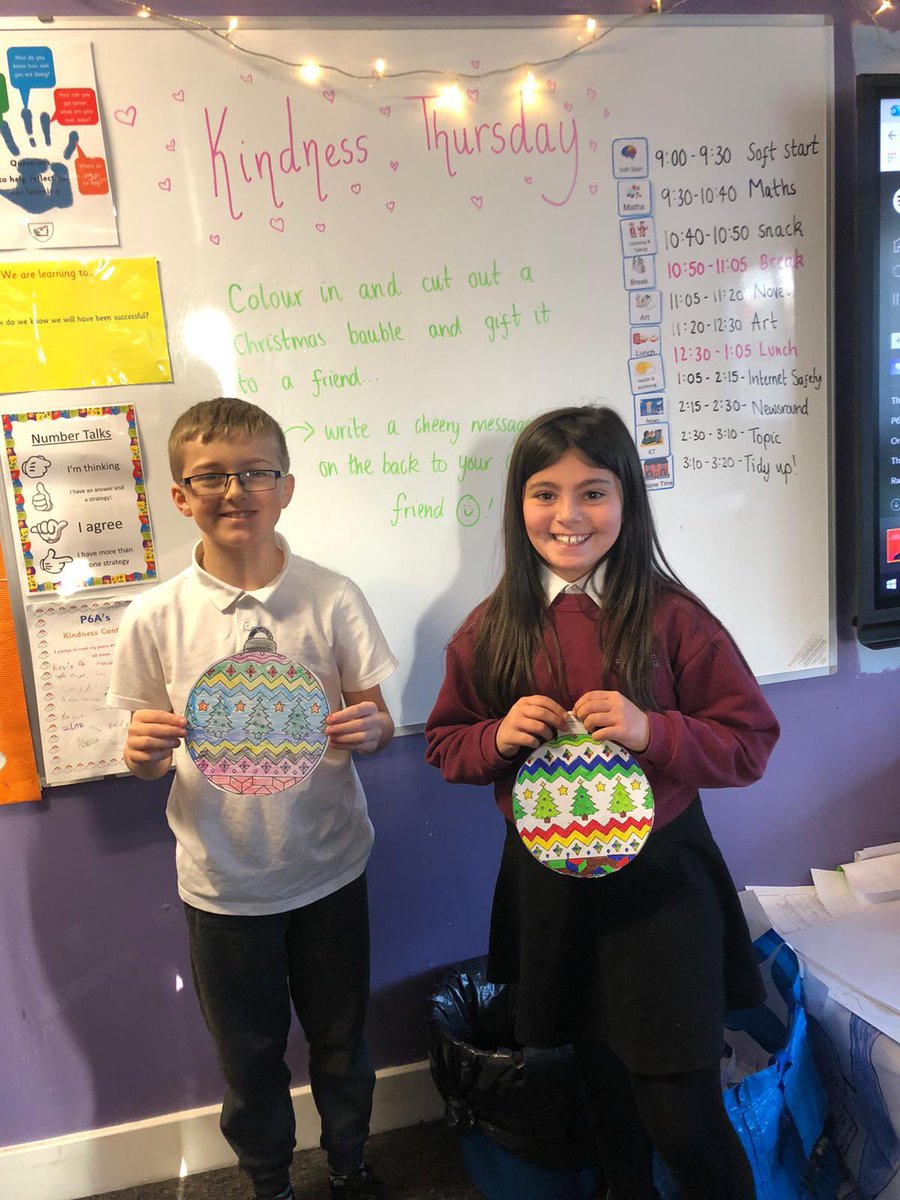 HarrysmuirPS's tweet photo. Kindness Thursday at Harrysmuir. Making Christmas gifts for each other. #kindnessthursday https://t.co/NgHeJyZ7Kr