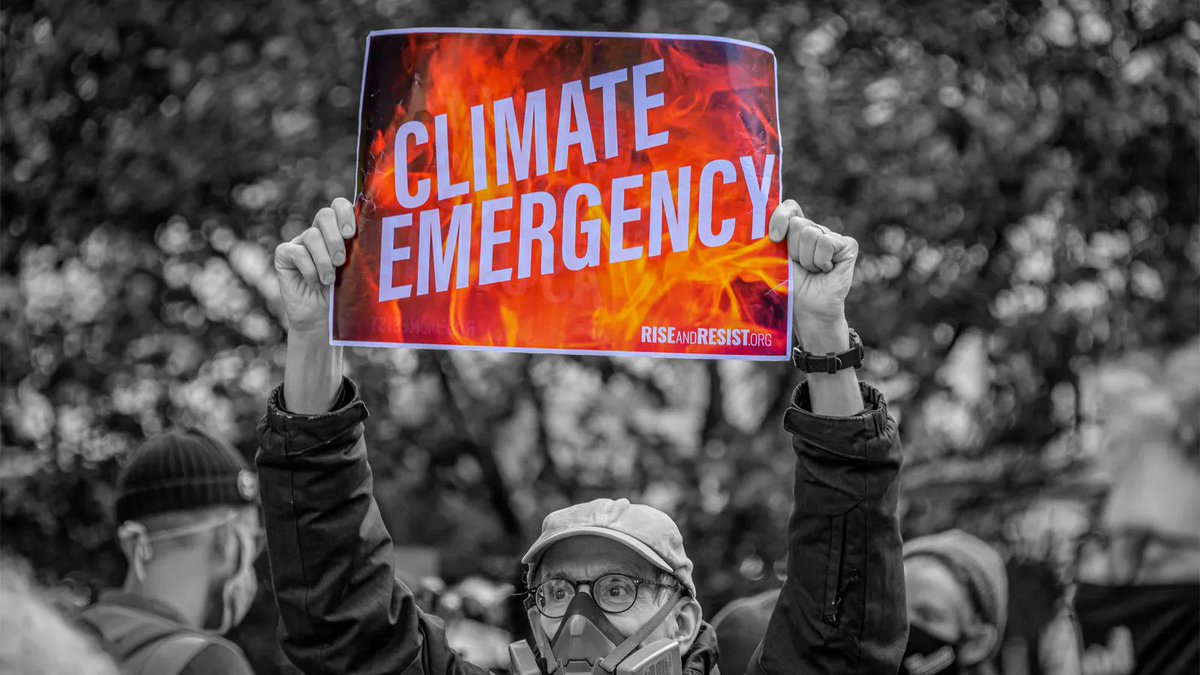 maxboykoff's tweet image. studying word use of 'climate crisis' &amp;amp; 'climate emergency', phrases didn't effect emotions, support for climate policy, or belief that action makes a difference
new research @ClimaticChange_ by @lfeldman17 &amp;amp; P.Sol Hart
story buff.ly/3li12rA
study buff.ly/3cY55EX