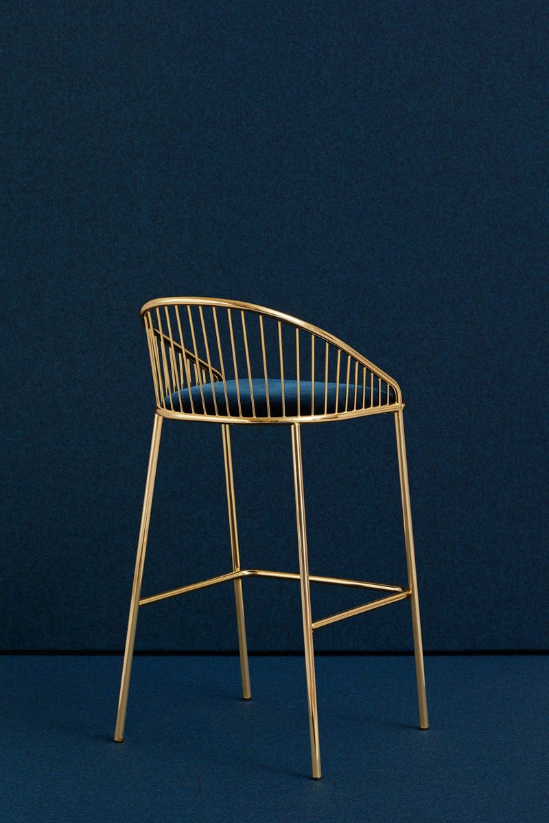 Missanadesign's tweet image. Agora bar stool has two different heights featuring a remarkable architectural wire backrest that brings a graphic and unique touch of elegance for any decorative areas. 

Discover Agora collection.
ow.ly/V7V450GX0X9
#MISSANAdesign #barstooldesign