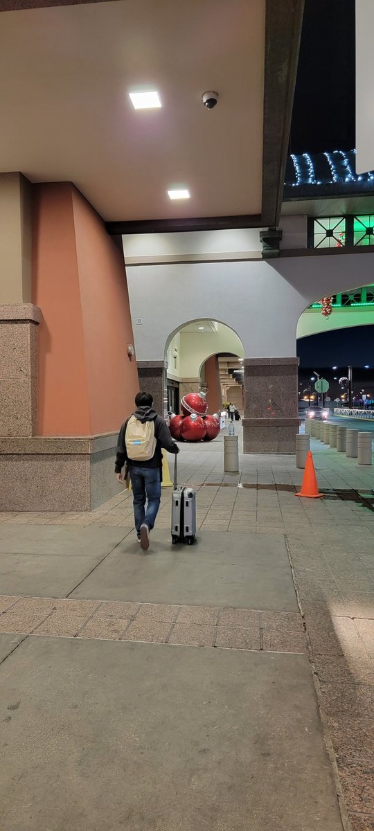 Blanca_Topete's tweet photo. And off he goes! π¬ First flight on his own. Thank you to @gcu for allowing my son to have the #CollegeExperience and spending 2 days as a Lope on campus! π€ #FutureLope #DiscoverGCU #CollegeVisit #GoLopes #TeamSISD @PHills_HS @SocorroISD #EndlessOpportunities https://t.co/9pnl228WXB