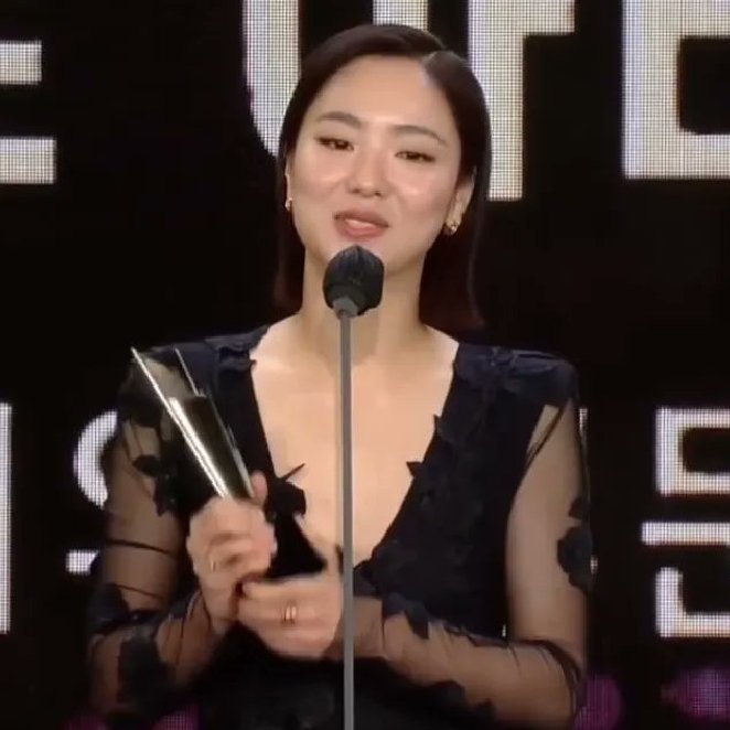 CONGRATULATIONS TO MY BEST GIRL IN THE WORLD: JEON YEOBEEN! YOU DESERVE IT