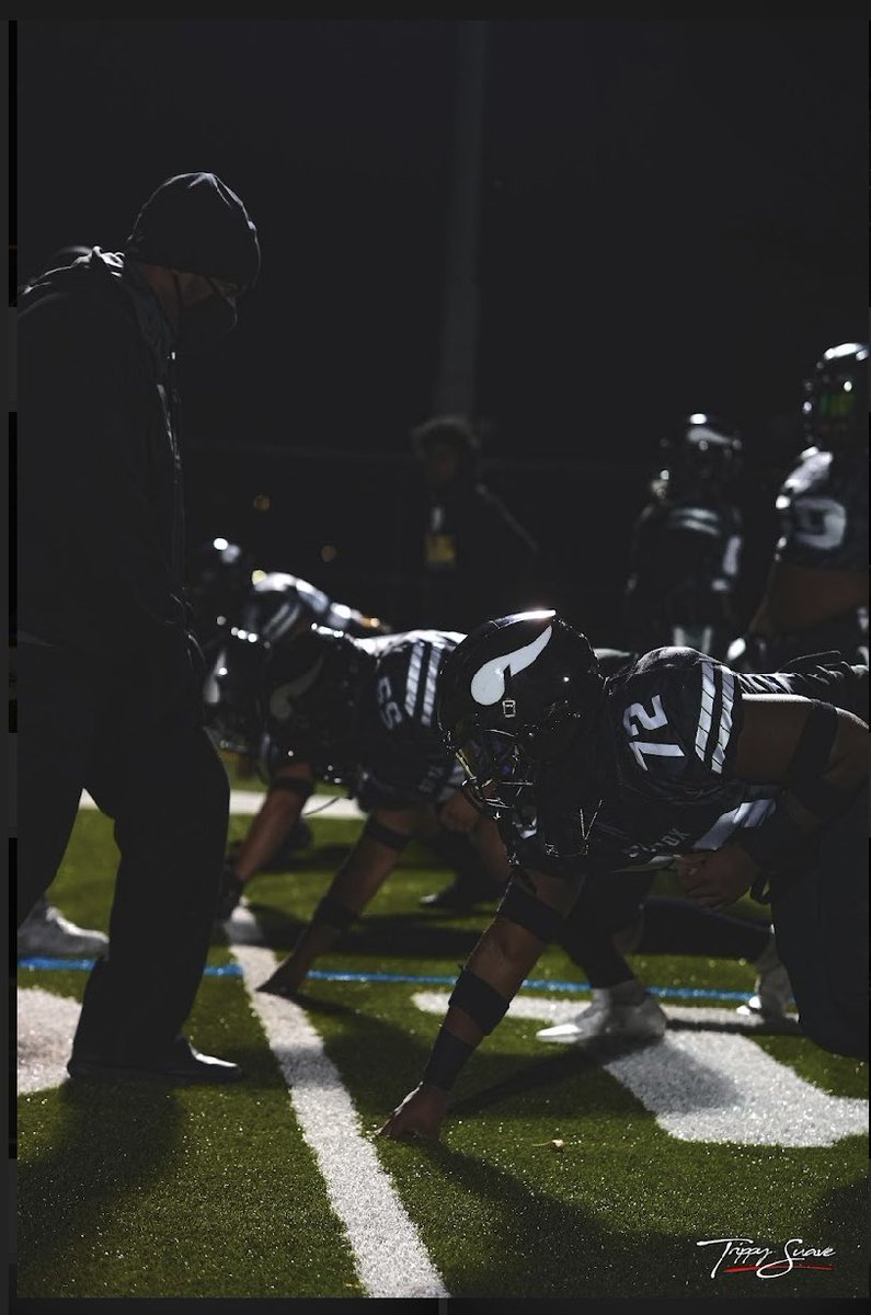 CarswellMatt's tweet photo. Hell of a season with my brothers on to  the next chapter…  tap into my senior film #72 out✌🏾 https://t.co/HJSYtWWPiF @Chise89 @coachtaylor412 @coachkemp11 @CoachBBlair_ @StoRoxfootball @WPIAL_Insider @M_Donnelly21 https://t.co/bdaCSw8Rbc