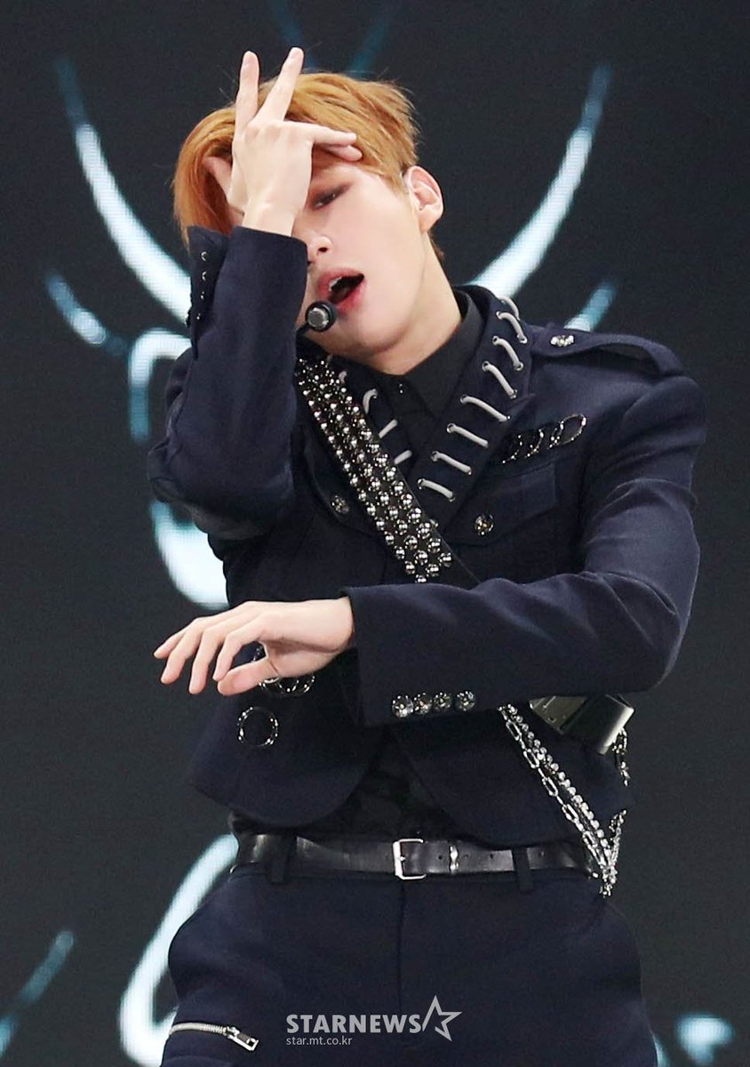 llysalysa's tweet photo. @konnect_danielk 
#KANGDANIEL  #강다니엘_AAA베스트뮤지션_축하해 
Kang Daniel Antidote https://t.co/z7a1bg7Sa8
