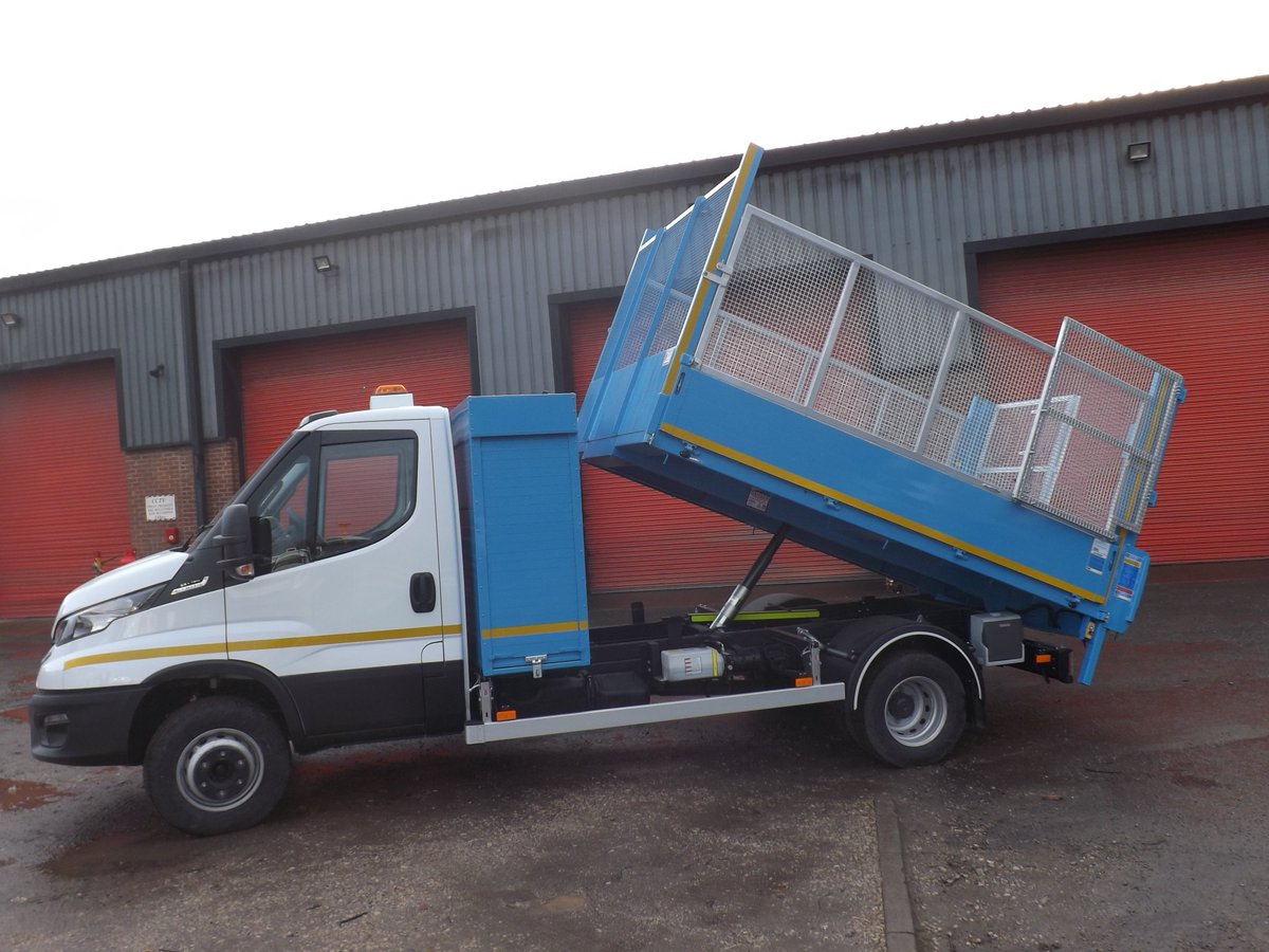 TipperBodies's tweet photo. Just finished and ready to be collected this batch of Iveco Daily Cage Tippers.

Purpose built for municipal street cleansing work. https://t.co/VFVDjtUcdF