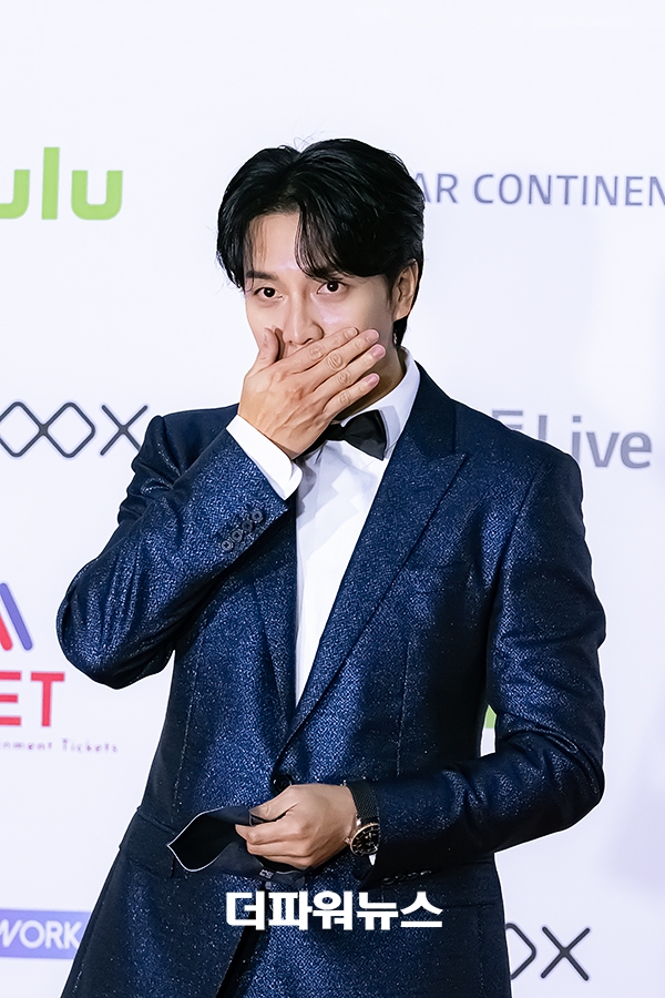 크흡...존잘.........

#이승기 #leeseunggi