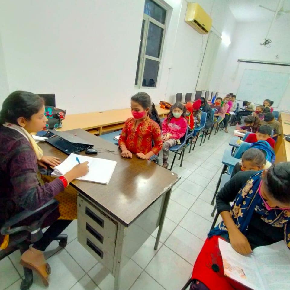 AshimaFdnM2KMkt's tweet photo. Tutorial Batch 1 &amp; 2
M2KVTC
@ashimafdn 
@TataPower 
@tatapower_ddl 

#TatapowerCSR #AatmanirbharBharat 
#Tutorialclasses #Ncert #Skilldevelopment #Latestupdeates https://t.co/sV6WBlec1p