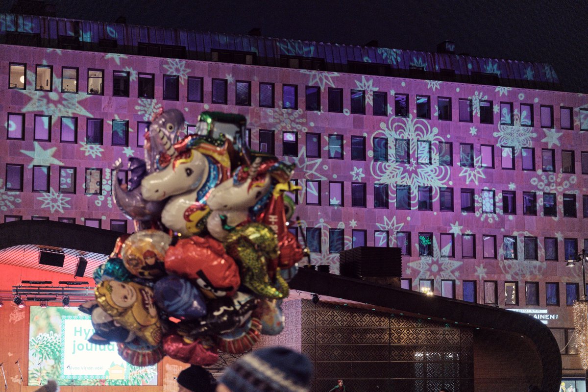 Joensuun to 9.12. avautuvan joulutorin ohjelma on nyt julkaistu! Käyppäs kurkista joensuunvirta.fi/joulutori/ #Joensuu