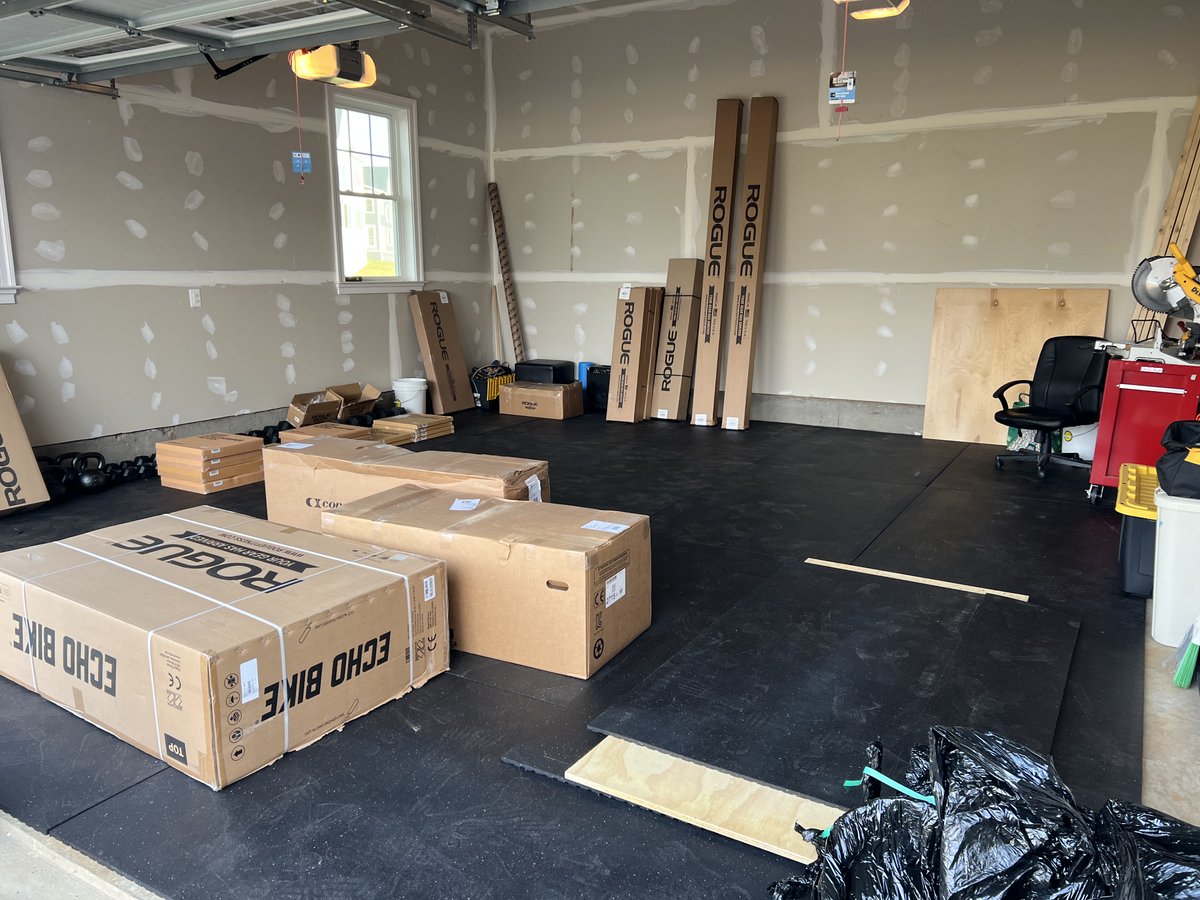 seanmdillon's tweet photo. Got a shipment yesterday, pretty stoked 

#rogue #crossfit #hwpo https://t.co/t2VTItAMjy