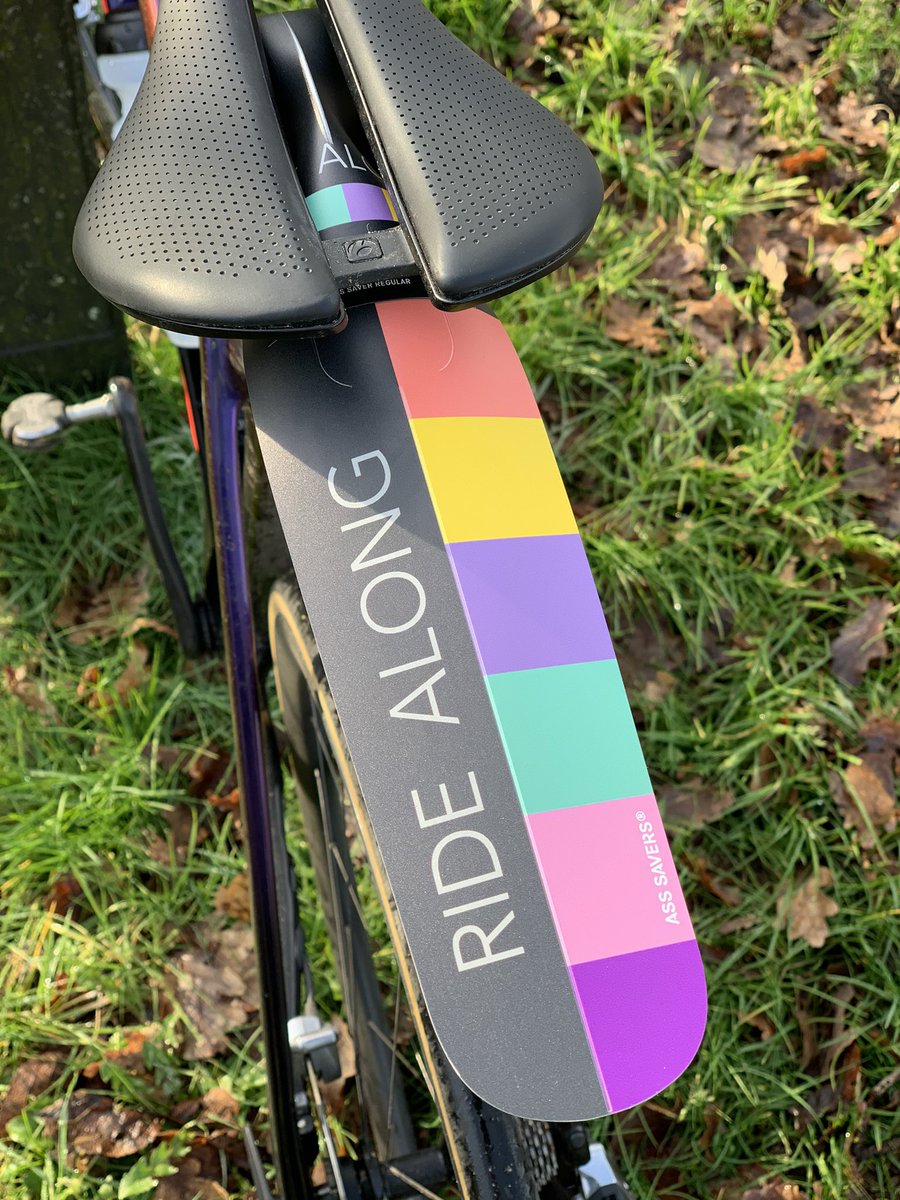 MarijnCoevering's tweet photo. @dit_is_M @marijnfietst @KroNcrv Vandaag maar even de ass-saver van mijn naamgenoot @marijnfietst besteld! 
Ook tegen de modder bij het mountainbiken, want wat zat ik onder afgelopen weekend. https://t.co/uxYUyJIV2H