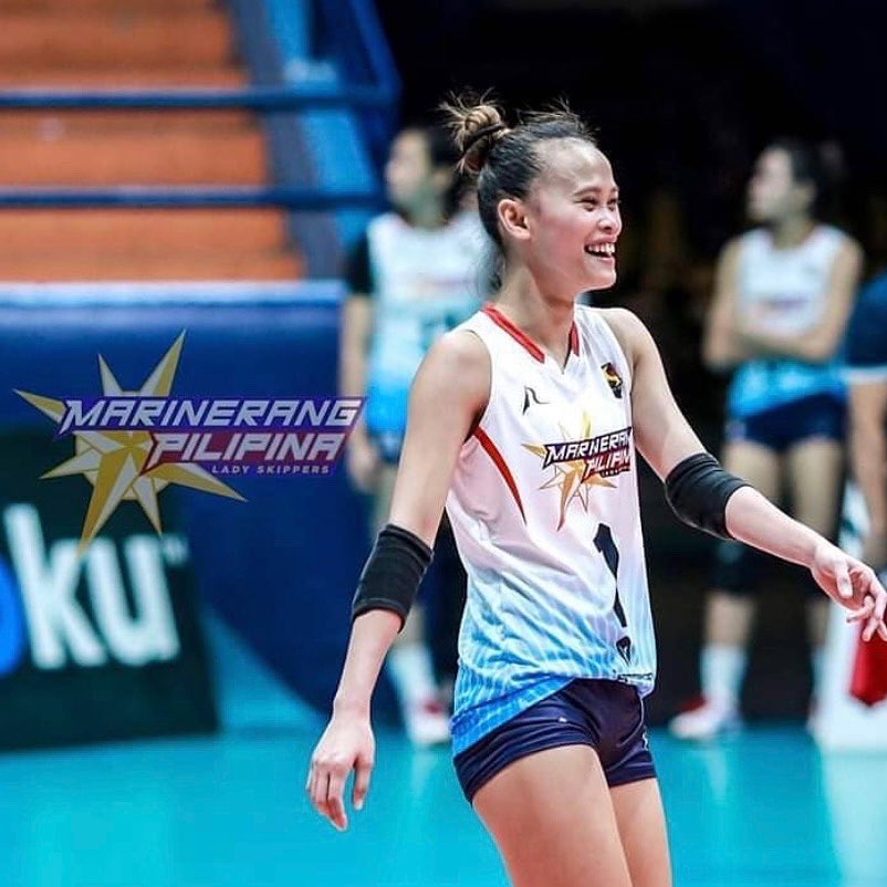 “Sa mga tulad ko na hindi Ara Galang level ang galing, tuwing magtatapos ang taon, kabang-kaba kami kaka-isip kung next year ba may team pa kami.”

<a href="/JudithAbil/">JudithOmandamAbil</a> talks about the uncertainties of being a contractual player for an ‘average’ player like her. #theywritetoo

Part 2/3!
