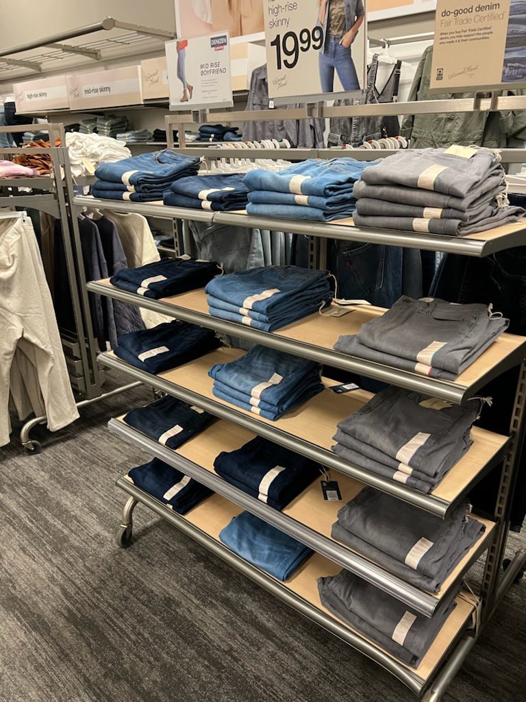 Love coming into a guest ready store! You can’t even tell it was just Black Friday/Cyber Monday. <a href="/EJJustice4/">EJ Justice</a> <a href="/BrandonAtTarget/">Brandon Hamann</a> <a href="/aleahmarie19/">Aleah Jacinto</a> <a href="/garmtgt/">George Armstrong</a> <a href="/DeAnnaTurner75/">Deanna Turner</a>