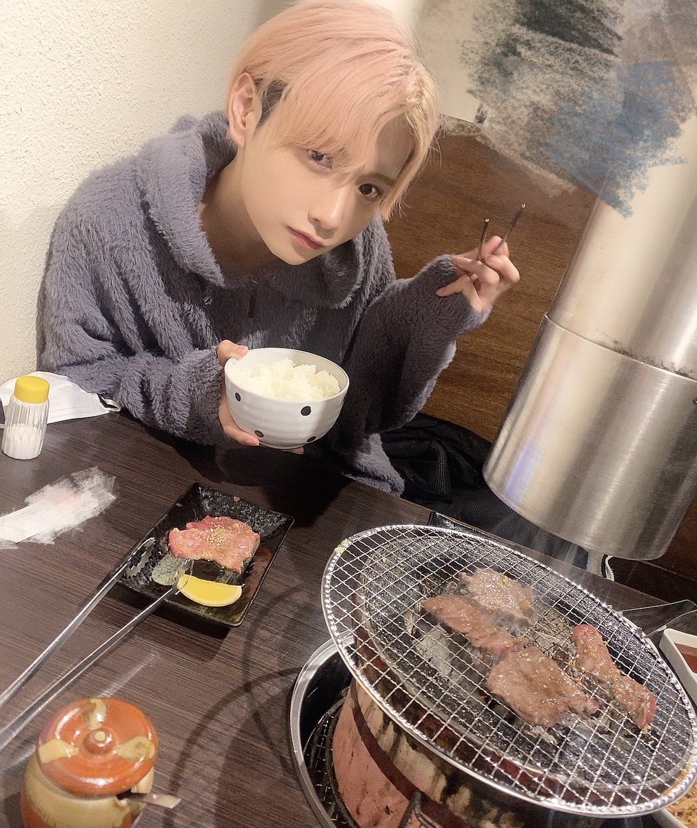 ryoma_0108sab's tweet photo. 最近のワイ　夏終わって涼しくなったら顕著に外出しだすのオモロイ　冬は最高 https://t.co/xEKWx7iCf6