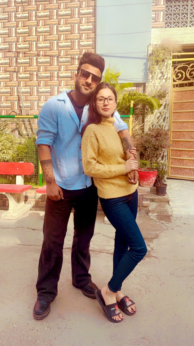 ShehbazBadesha's tweet photo. Sisters r the best gift given to brothers https://t.co/M2PC0UHgRV