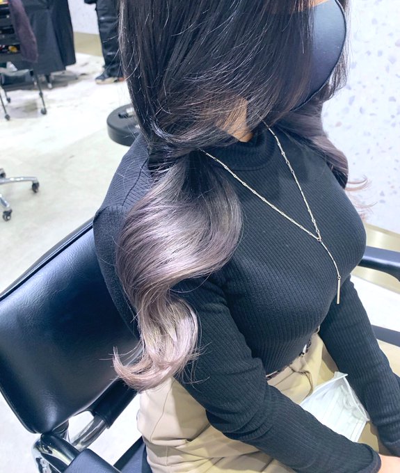 BDPではど金髪でしたが毛先シルバー黒髪にカラーチェンジしました
オオカミの毛みたい 