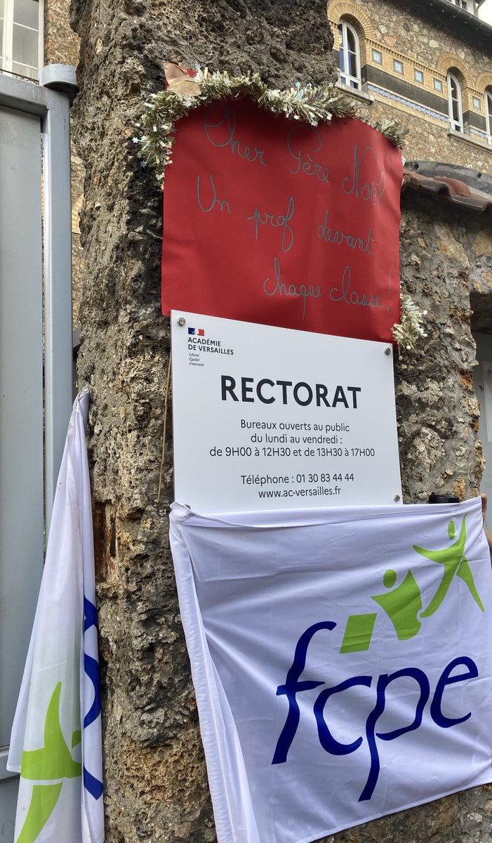 Fcpe92's tweet photo. #2decembre #ParentsEnColere devant le Rectorat ⁦@acversailles⁩ #plusdeprofs #4milliards ⁦@education_gouv⁩ ⁦@jmblanquer⁩ #education #nonremplacements https://t.co/iL9IHCytCP