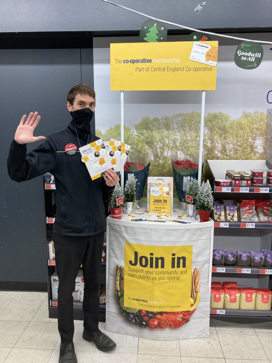 Well done to Rob and the team at Longstreet your Store looks great definitely a #December to remember 🎄⭐️👏👏👏🎄☃️🧑‍🎄 ⁦@grahamwren2⁩ ⁦<a href="/ClaireKoziol/">Claire Koziol</a>⁩ ⁦<a href="/CoopElaine/">Elaine Dean 🌹💚🇺🇦</a>⁩ ⁦@PaulalanDennis⁩ ⁦<a href="/robbarker9987/">rob barker</a>⁩