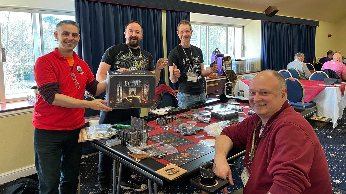 dieagames's tweet photo. Euthia getting some love @ #gridcon. 🔥 @GamingRulesVids https://t.co/htehnlKeAm