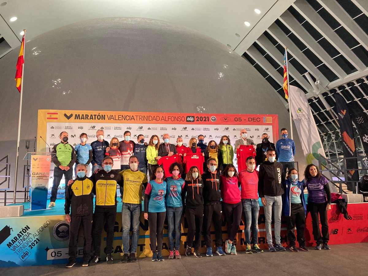 maratonvalencia's tweet image. Con la foto de los clubes de @VCRunning damos por cerrada la presentación oficial del #MaratónValencia.

¡Gracias por acompañarnos!

#GanasDeMaratón