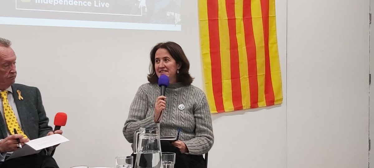 ⬛️⬜️<a href="/epaluzie/">Elisenda Paluzie</a>:"#Spain didn't send the army during the referendum, but it was substituted by the judiciary, which never transitioned from the dictatorship, and is extremely conservative. And we can see it with the European Arrest Warrants: they cannot win outside of their borders"