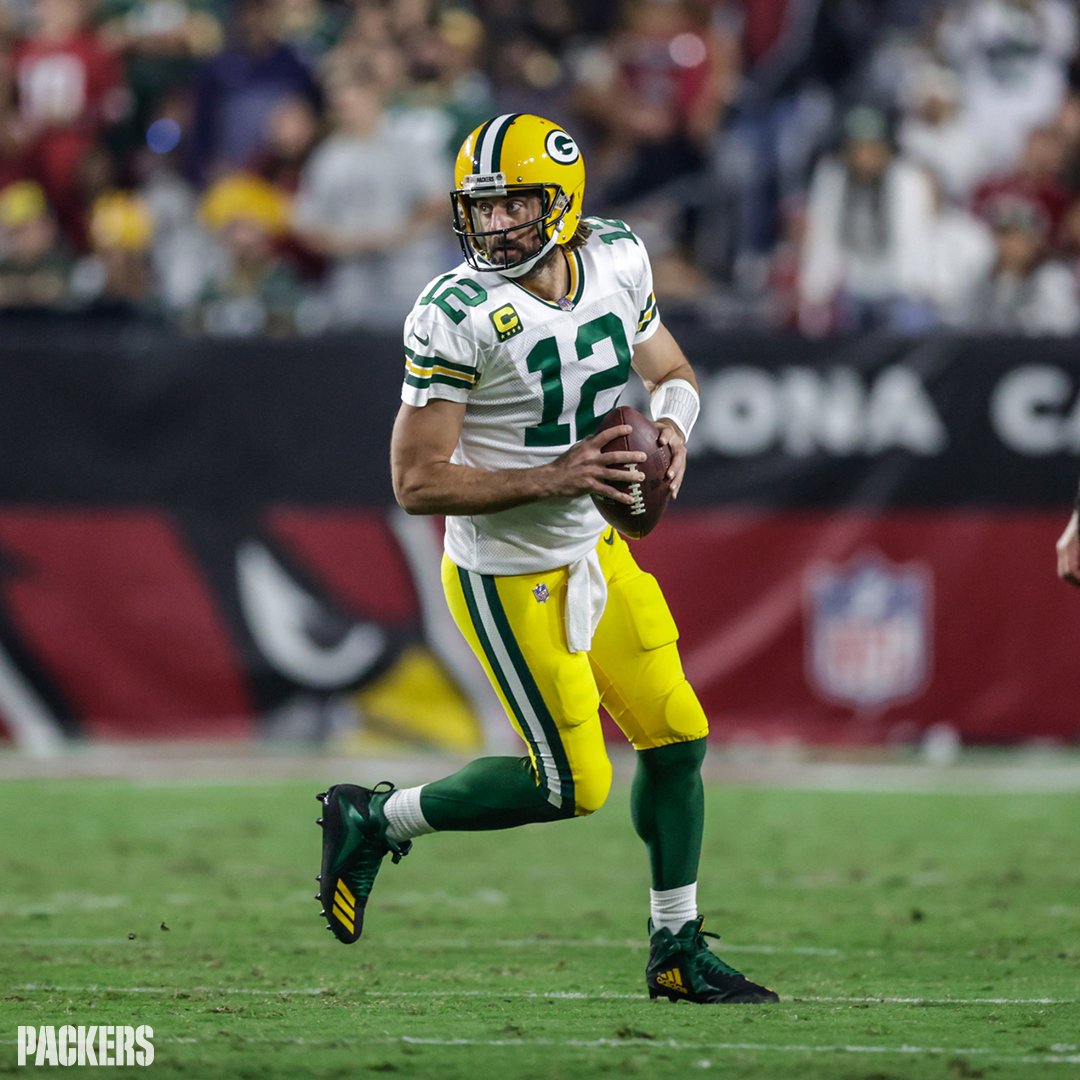 packers's tweet photo. It's @AaronRodgers12's birthday! 🥳

Celebrate with some of 1️⃣2️⃣'s best photos of the 2021 season 📸: https://t.co/jRXeHVVbx9

#GoPackGo https://t.co/odNj0lAh4p
