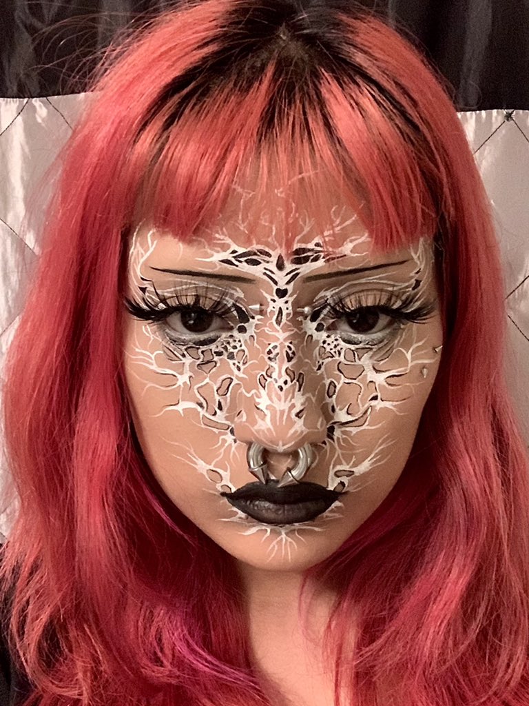 clitantro's tweet image. how metalheads nut on their gf