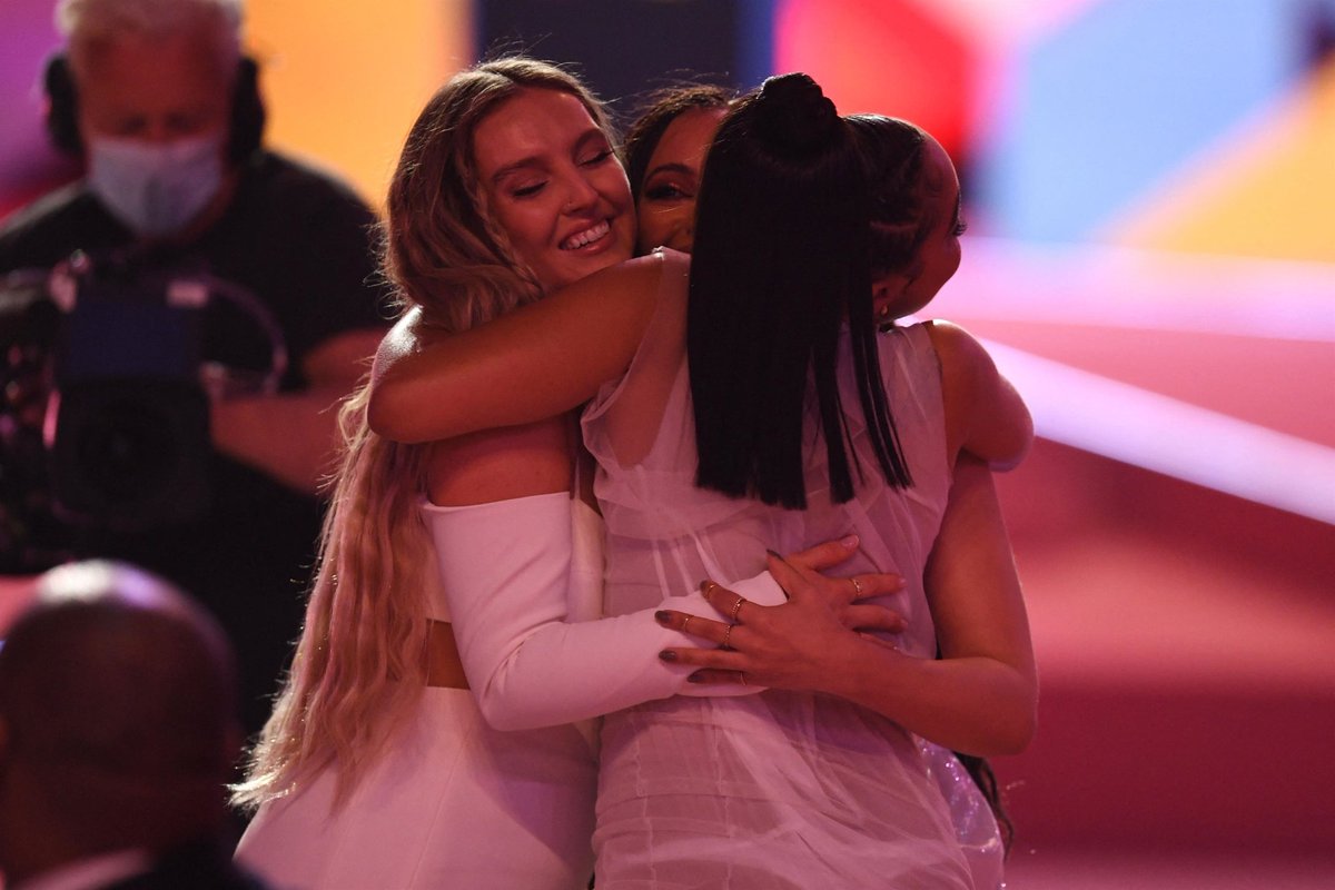 cutejxde's tweet photo. thank you little mix <3 https://t.co/nomVjlCQ2J