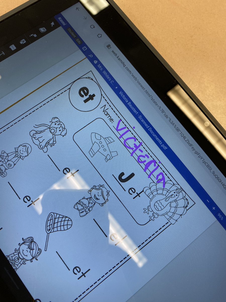 BurrellElemTech's tweet photo. Kindergarten rockstars!
Using #Kami with a stylus on their #Chromebooks for #ELA https://t.co/sKaQdbgNPe