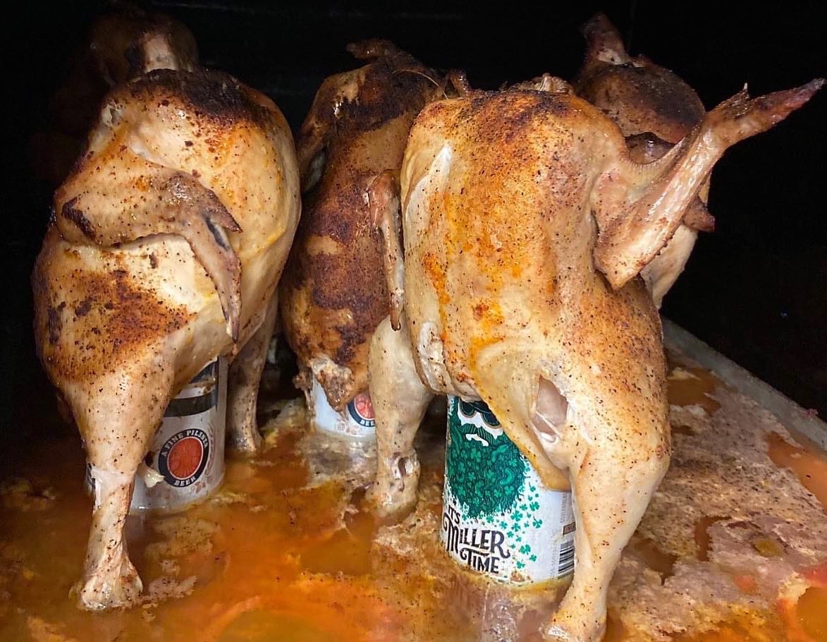 Bobby_DsPage's tweet photo. 🥰***SMOKED WHOLE CHICKENS***🥰
Bobby D’s Burgers &amp; BBQ in Kennedy Twp. Injected whole chickens with our marinade &amp; smoked ‘em up!
OPEN 11 to 10 pm
HAPPY HOUR 4:30 to 6:30 p.m. https://t.co/0VqsTaINC4